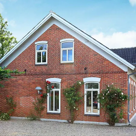 Hotel Three-bedroom In Bredebro 3*