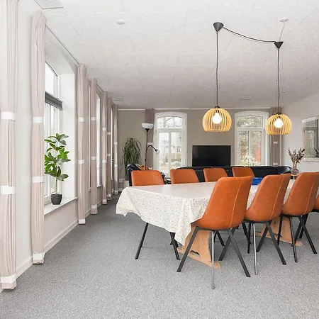 Hotel Three-bedroom In Bredebro