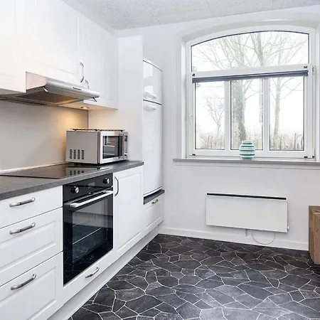 Three-bedroom In Bredebro Hotel 3*