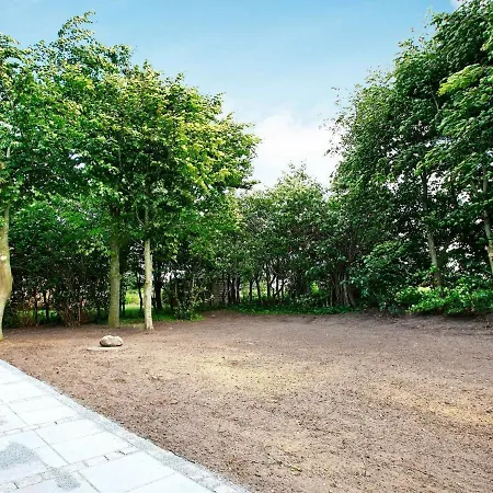 Hotel Three-bedroom In Bredebro 3*